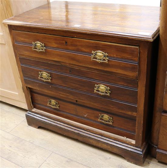 An Edwardian mahogany chest of drawers W.91cm